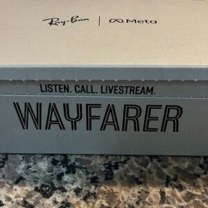 Ray-Ban Wayfarer Matte Black transitions meta glasses